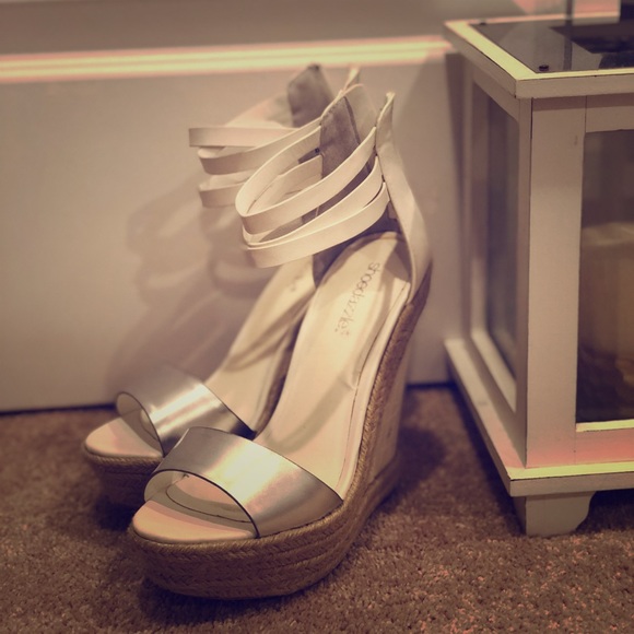 Shoe Dazzle Shoes - White Wedge Shoe 👠